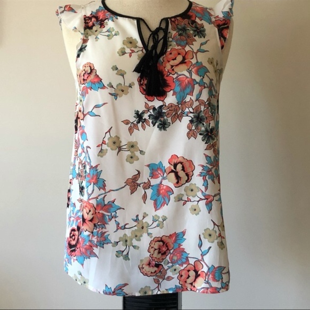 5/$25 Kensie Floral Shirt Ruffle Sleeve Size S